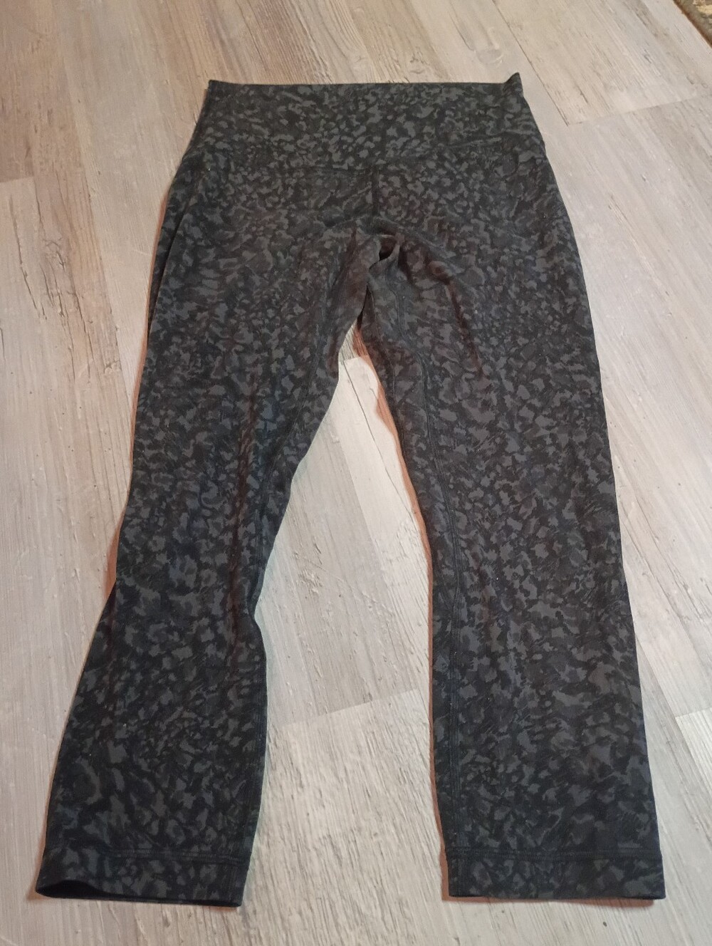 Lululemon - Picture 2 of 5